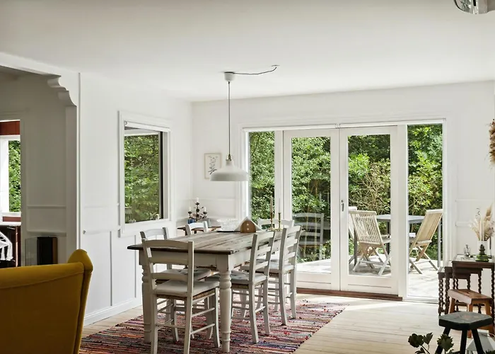 Timeless 30s By Sohojland's Waters Holiday home